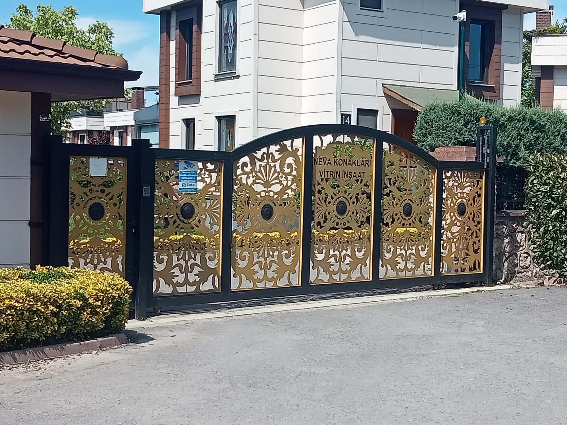 Konut Dışı Korkuluk & Kapı Sistemleri